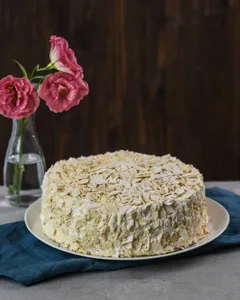 TORTA HOJARASCA FRAMB. CREMA MANJAR 22 CM COPPELIA            